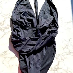 Good American waist clincher one piece swimsuit sz (M)